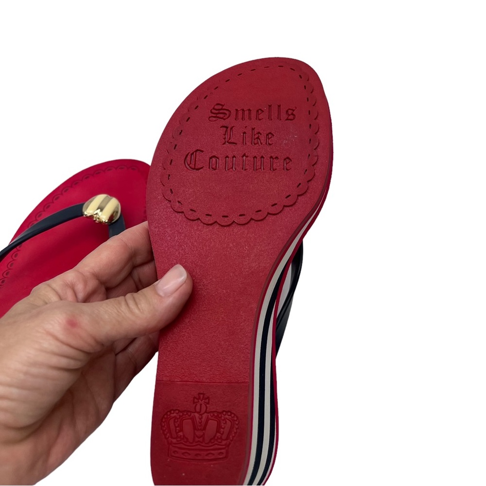 Juicy Couture Red White Blue Thong Slip On Wedge Gold Tone Apple SZ9 4Th Of July - Picture 8 of 9